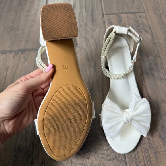 White Pearl Bow Wedge Heels - Size 8 - Picture 2 of 3